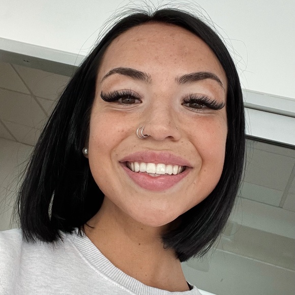 Meet your Posher, Mackenzie - Picture 1 of 1